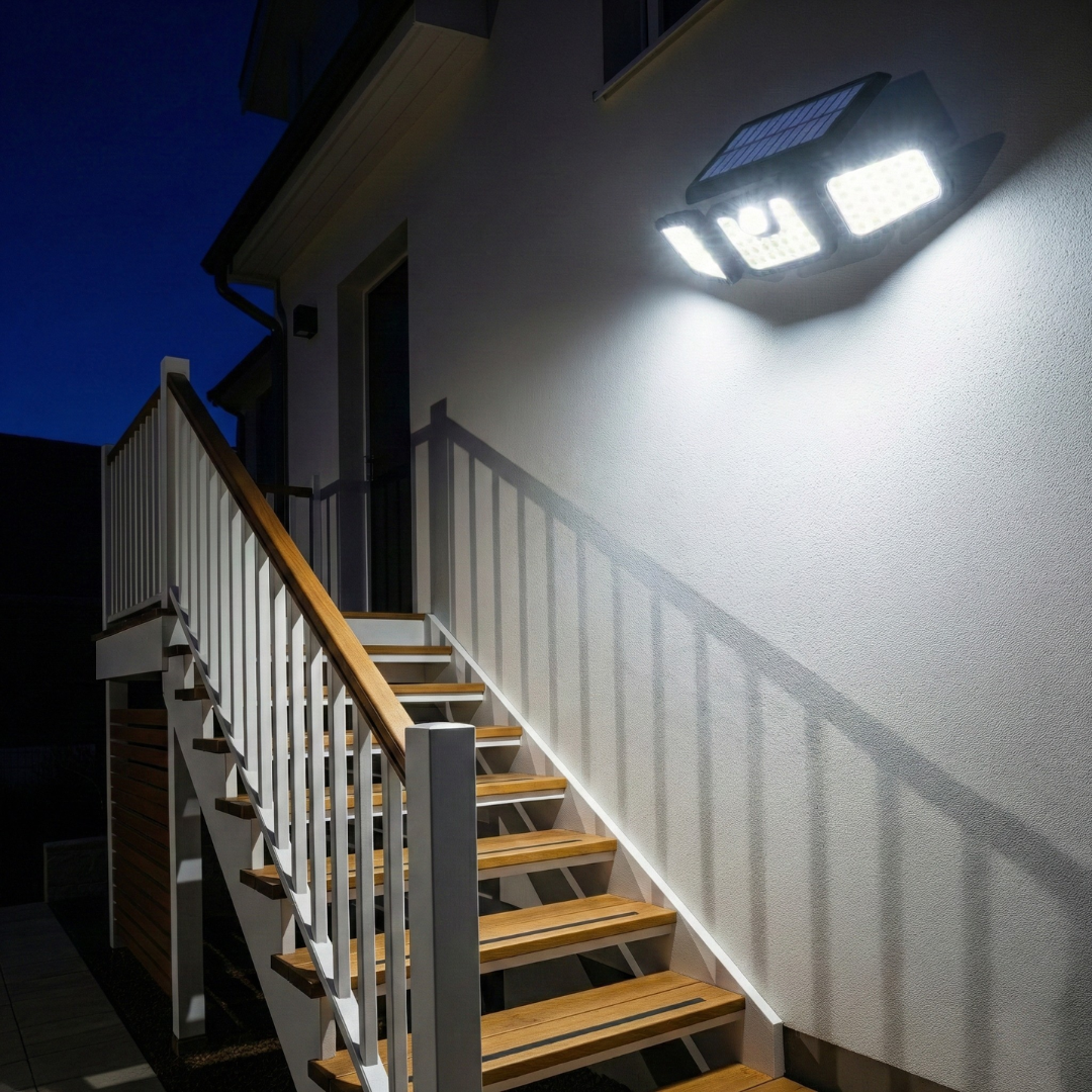 Trostrani solarni reflektor